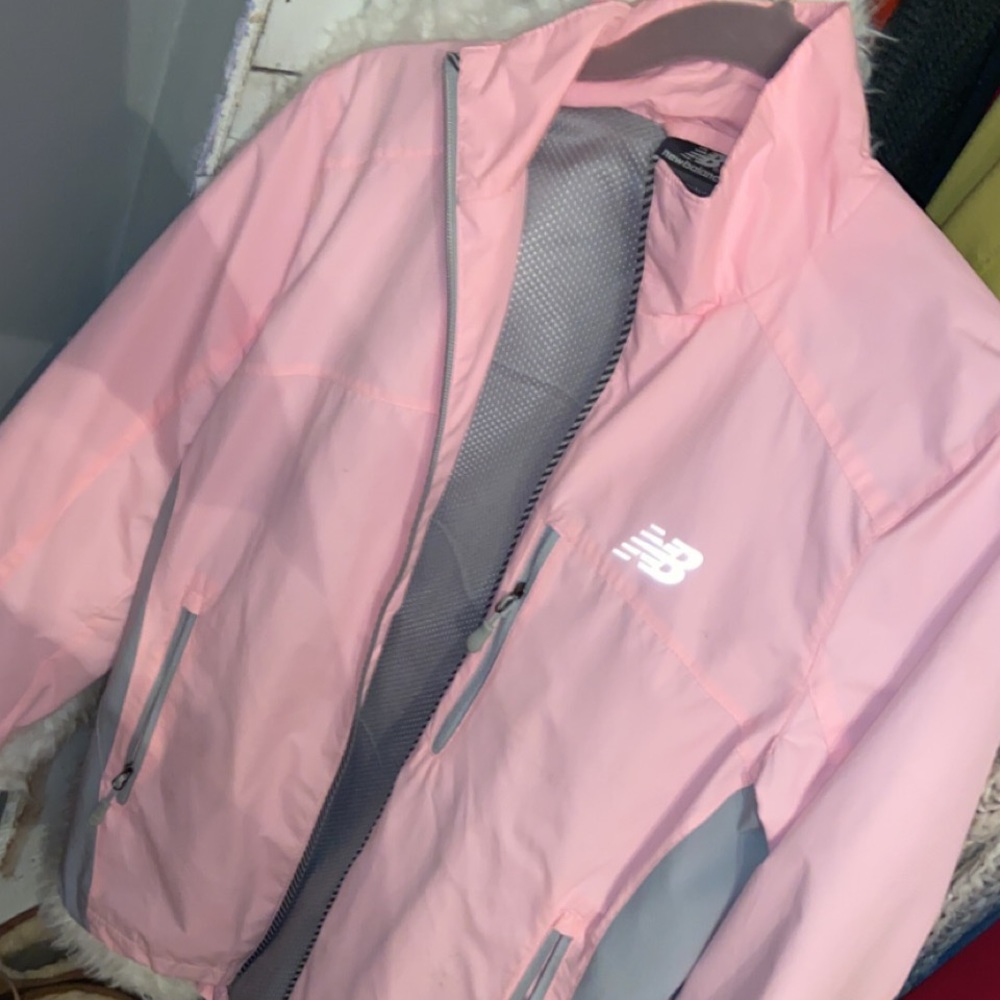 Lightweight new balance wind breaker